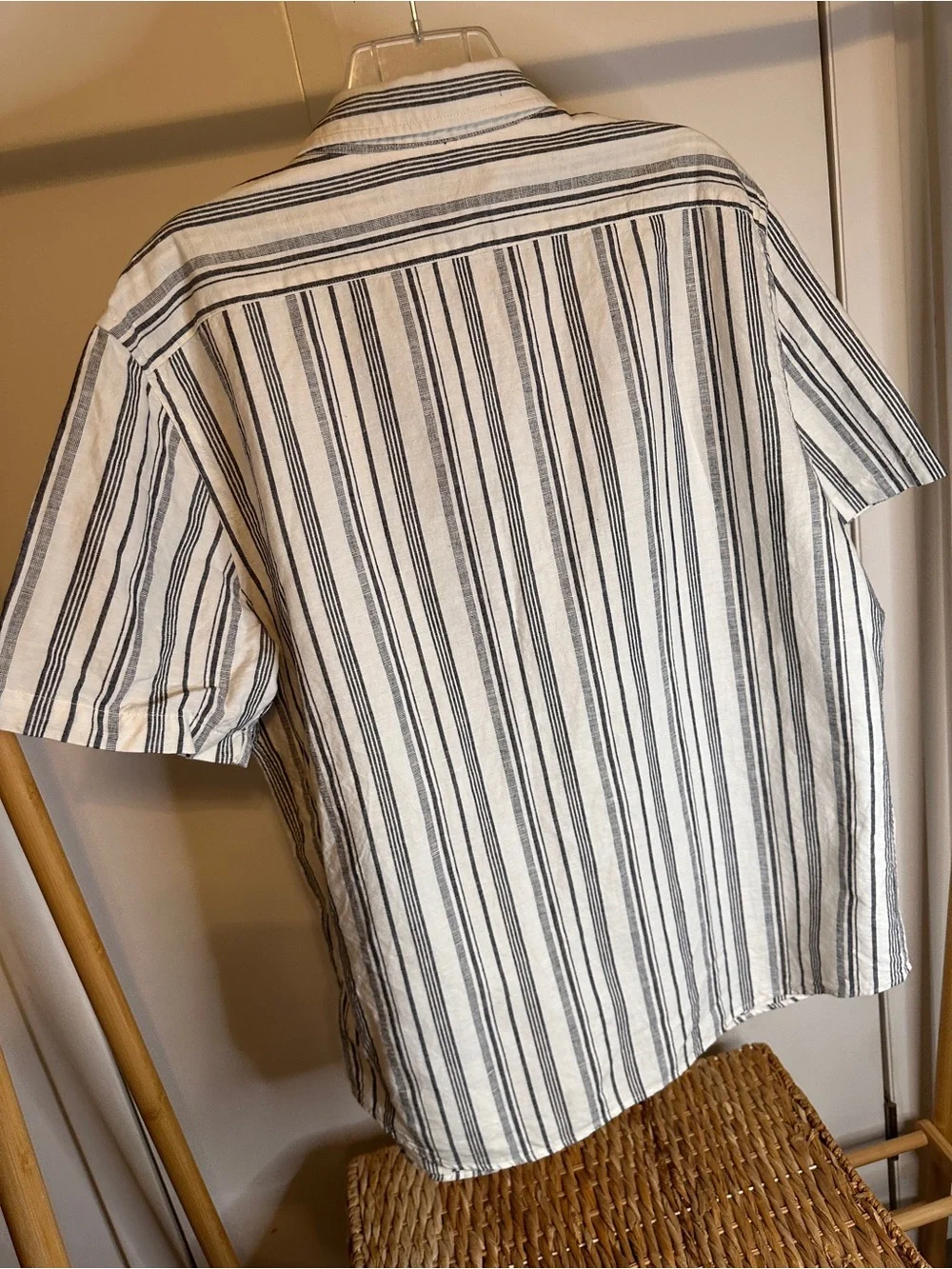Banana Republic White Short-Sleeve Button-Down with Black Stripes large